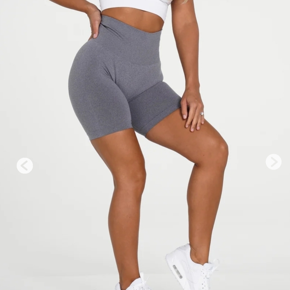SOLD 🛑🛑🛑NVGTN Gray Biker Shorts Women's L High-Waisted Seamless Activewear